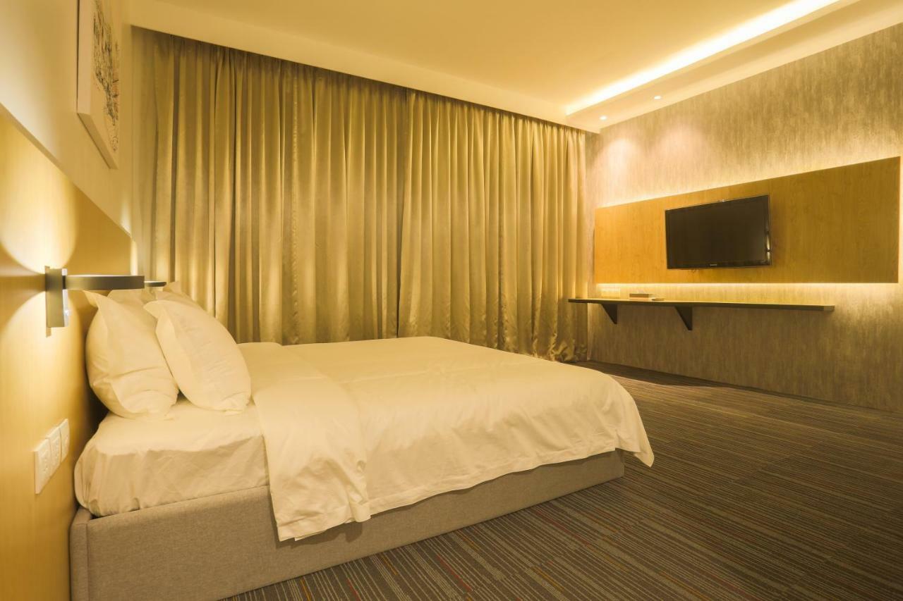Herman International Hotel Пном Пен Екстериор снимка