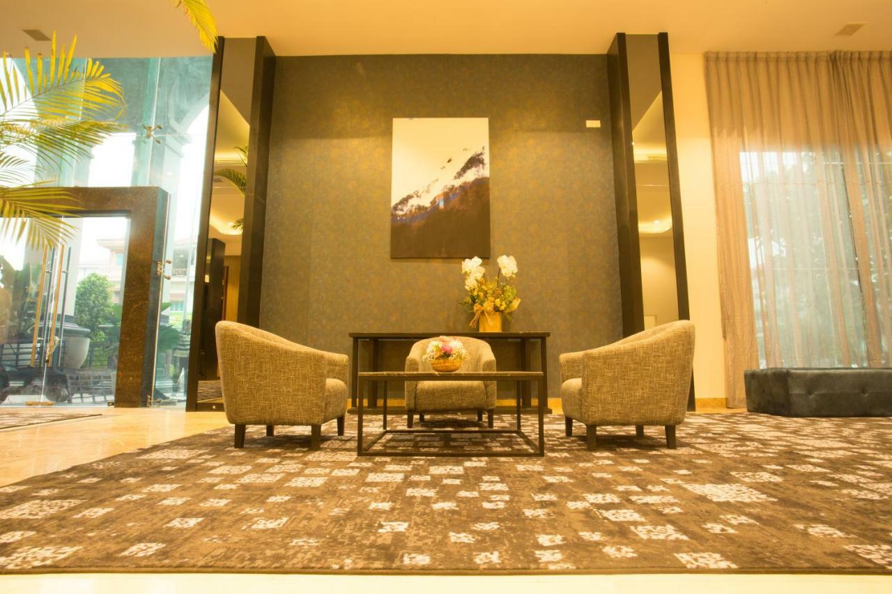 Herman International Hotel Пном Пен Екстериор снимка